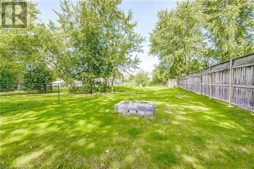 Fully fenced yard - 8057 Aintree Drive, Niagara Falls, ON - Outdoor With Backyard