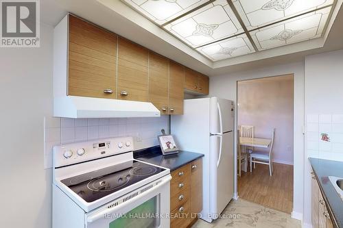 607 - 757 Victoria Pk Avenue, Toronto, ON - Indoor Photo Showing Kitchen