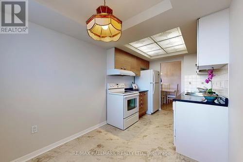 607 - 757 Victoria Pk Avenue, Toronto (Oakridge), ON - Indoor Photo Showing Kitchen