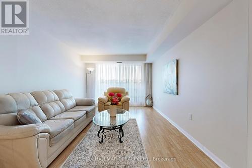 607 - 757 Victoria Pk Avenue, Toronto, ON - Indoor Photo Showing Living Room