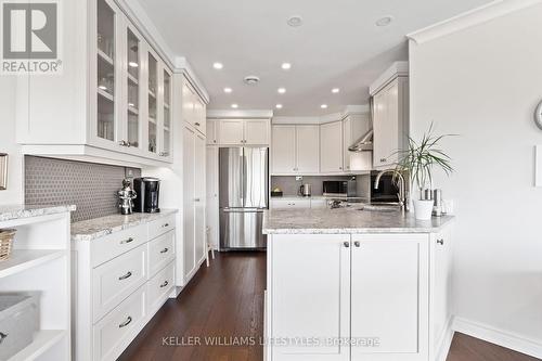 501 - 19 King Street, London, ON - Indoor Photo Showing Kitchen