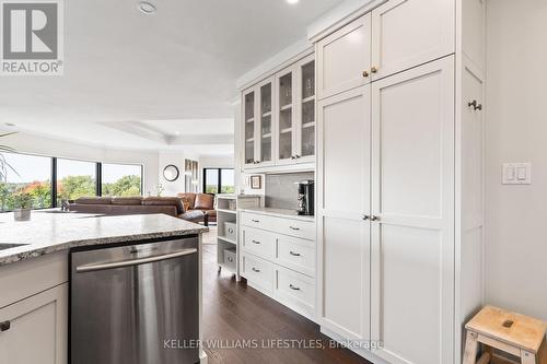 501 - 19 King Street, London, ON - Indoor Photo Showing Kitchen