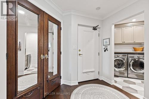 Front entryway - 501 - 19 King Street, London, ON - Indoor Photo Showing Laundry Room