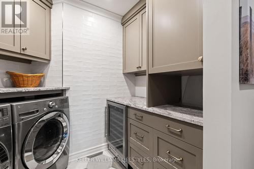 Laundry room - 501 - 19 King Street, London, ON - Indoor Photo Showing Laundry Room