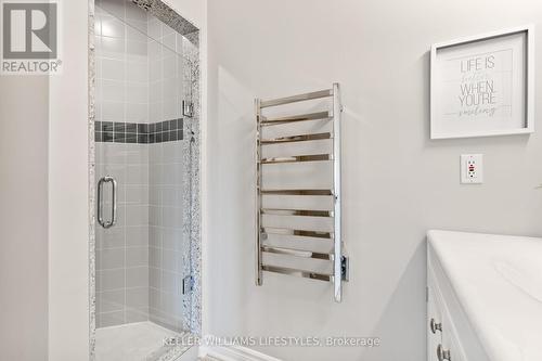 Ensuite for the second bedroom - 501 - 19 King Street, London, ON - Indoor Photo Showing Bathroom