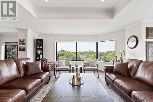 Living room view - 501 - 19 King Street, London, ON - Indoor Photo Showing Living Room