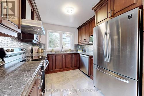 61 Sarum Crescent, Markham, ON - Indoor Photo Showing Kitchen