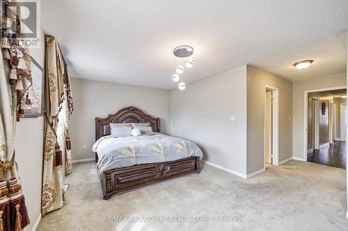 6098 Rowers Crescent, Mississauga (East Credit), ON - Indoor Photo Showing Bedroom