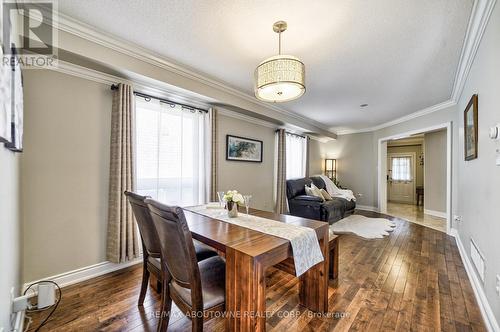 6098 Rowers Crescent, Mississauga, ON - Indoor Photo Showing Dining Room