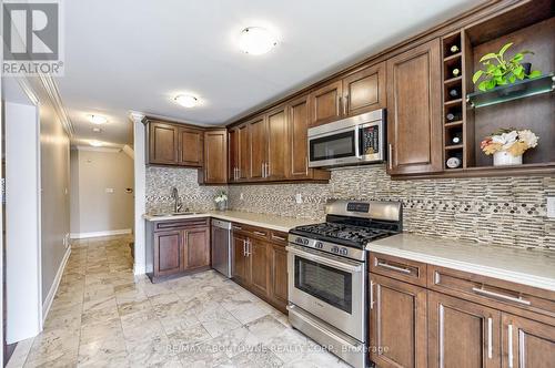 6098 Rowers Crescent, Mississauga, ON - Indoor Photo Showing Kitchen With Upgraded Kitchen