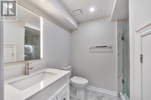 6098 Rowers Crescent, Mississauga, ON - Indoor Photo Showing Bathroom