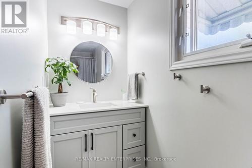 3681 Glencolin Court, Mississauga (Erindale), ON - Indoor Photo Showing Bathroom