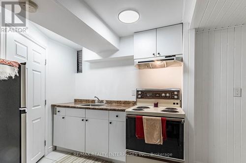 3681 Glencolin Court, Mississauga (Erindale), ON - Indoor Photo Showing Kitchen