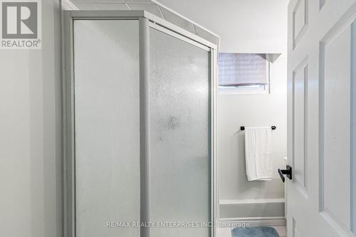 3681 Glencolin Court, Mississauga (Erindale), ON - Indoor Photo Showing Bathroom