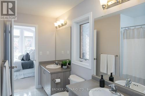 304 Mcgibbon Drive, Milton, ON - Indoor Photo Showing Bathroom