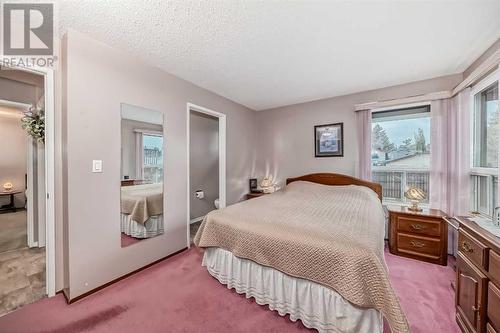 16 Cameron Crescent, Red Deer, AB - Indoor Photo Showing Bedroom