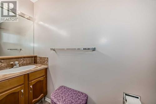 16 Cameron Crescent, Red Deer, AB - Indoor Photo Showing Bathroom