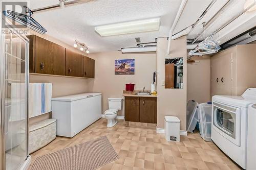 16 Cameron Crescent, Red Deer, AB - Indoor Photo Showing Laundry Room