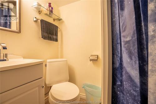 70 Inshes Avenue, Chatham, ON - Indoor Photo Showing Bathroom