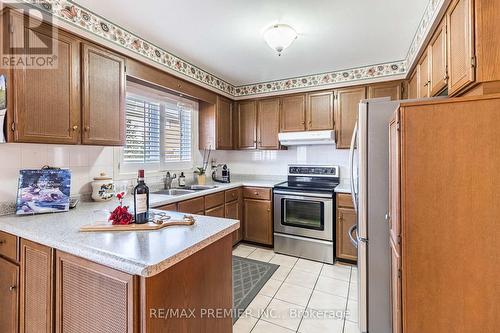 2 Ballycastle Crescent, Brampton, ON - Indoor Photo Showing Kitchen