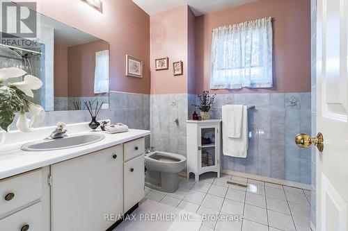 2 Ballycastle Crescent, Brampton, ON - Indoor Photo Showing Bathroom