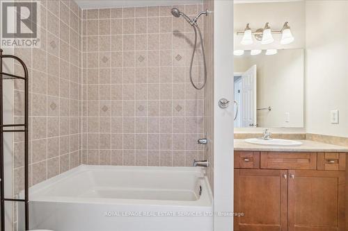 4016 Donnic Drive, Burlington (Alton), ON - Indoor Photo Showing Bathroom