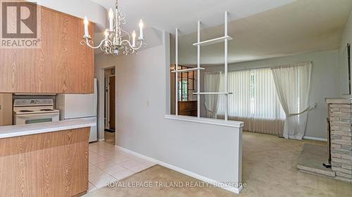 1195 Farnsborough Crescent, London, ON - Indoor Photo Showing Kitchen