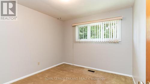 1195 Farnsborough Crescent, London, ON - Indoor Photo Showing Other Room