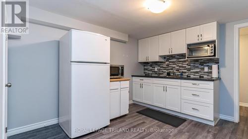 1195 Farnsborough Crescent, London, ON - Indoor Photo Showing Kitchen