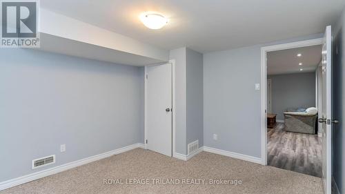 1195 Farnsborough Crescent, London, ON - Indoor Photo Showing Other Room