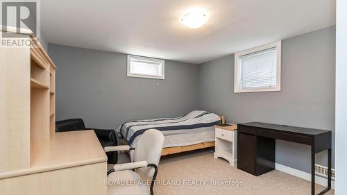 1195 Farnsborough Crescent, London, ON - Indoor