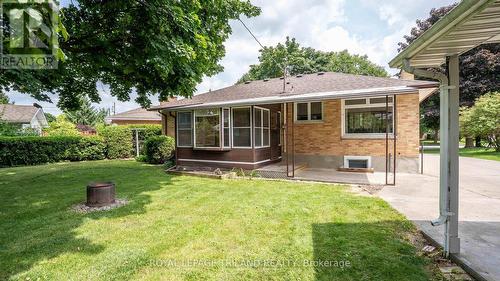 1195 Farnsborough Crescent, London, ON - Outdoor