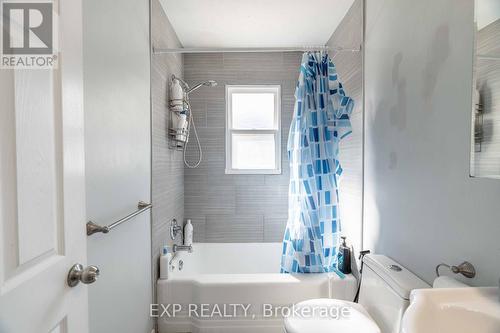 1504 Howland Avenue, London, ON - Indoor Photo Showing Bathroom