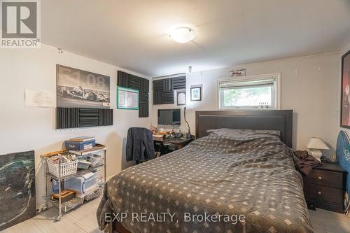 1504 Howland Avenue, London, ON - Indoor Photo Showing Bedroom