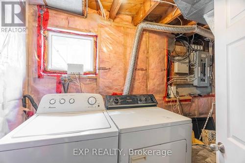 1504 Howland Avenue, London, ON - Indoor Photo Showing Laundry Room