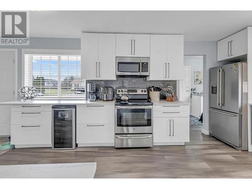 6268 Dawson Road, Prince George, BC - Indoor Photo Showing Kitchen With Upgraded Kitchen