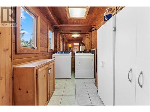 610 Grand Oro Road, Kaleden, BC - Indoor Photo Showing Laundry Room