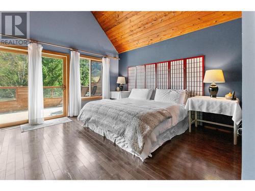 610 Grand Oro Road, Kaleden, BC - Indoor Photo Showing Bedroom