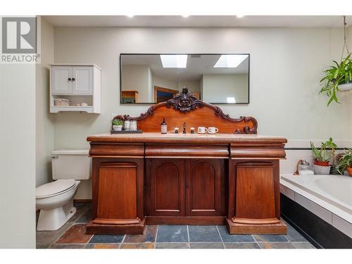 610 Grand Oro Road, Kaleden, BC - Indoor Photo Showing Bathroom