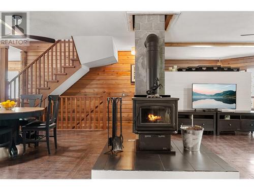 610 Grand Oro Road, Kaleden, BC - Indoor With Fireplace