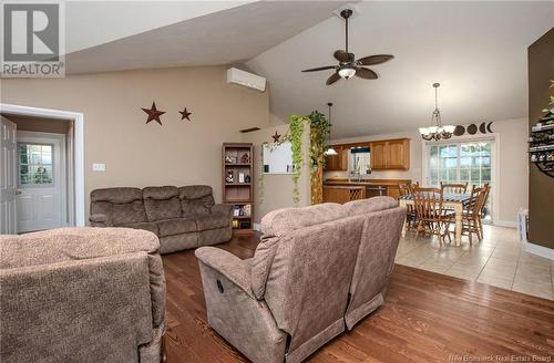 107 Bois Joli, Bouctouche, NB - Indoor Photo Showing Living Room