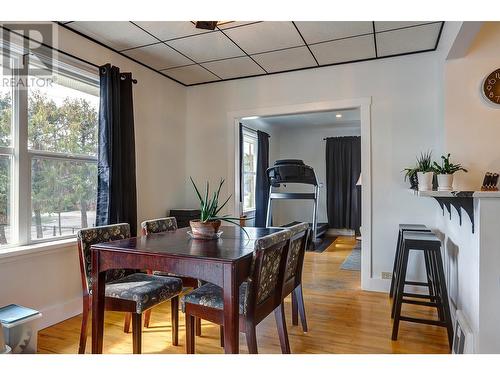 2801 17 Street, Vernon, BC - Indoor Photo Showing Dining Room