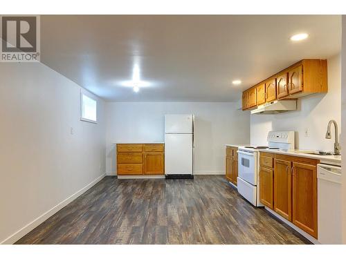 2801 17 Street, Vernon, BC - Indoor Photo Showing Kitchen