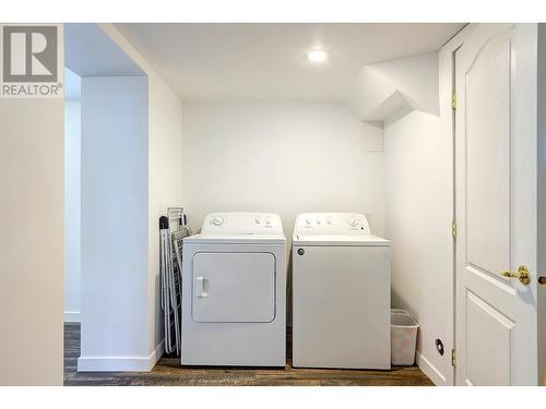 2801 17 Street, Vernon, BC - Indoor Photo Showing Laundry Room