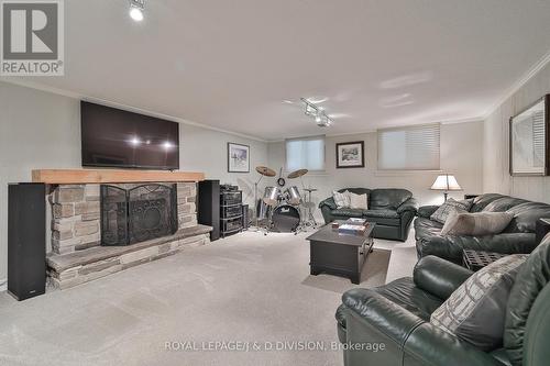 21 Sifton Court, Toronto (Bayview Village), ON - Indoor Photo Showing Living Room