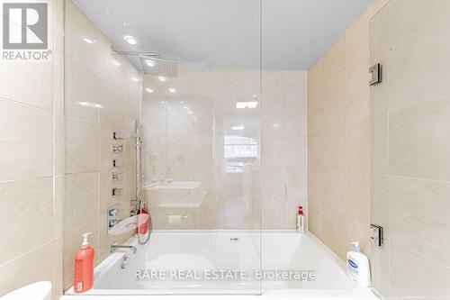 310 - 1001 Bay Street, Toronto, ON - Indoor Photo Showing Bathroom