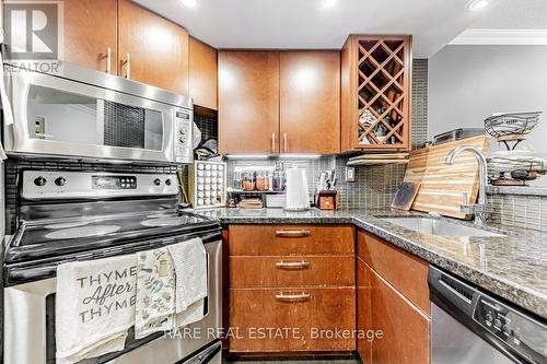 310 - 1001 Bay Street, Toronto (Bay Street Corridor), ON - Indoor Photo Showing Kitchen