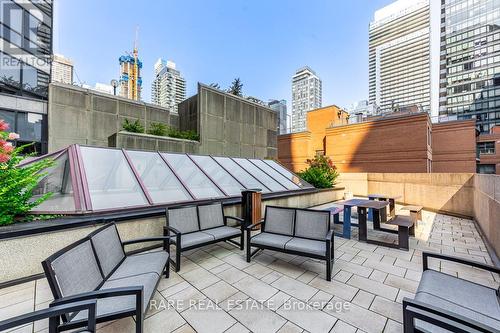 310 - 1001 Bay Street, Toronto (Bay Street Corridor), ON - Outdoor