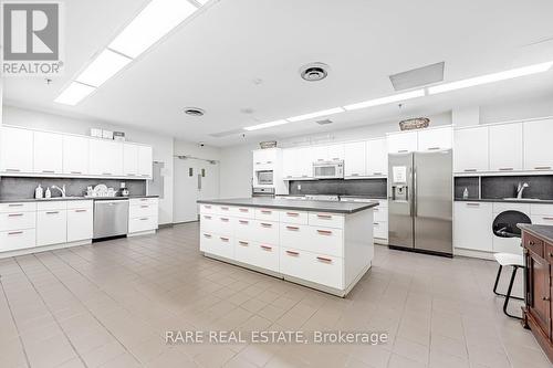 310 - 1001 Bay Street, Toronto, ON - Indoor Photo Showing Kitchen