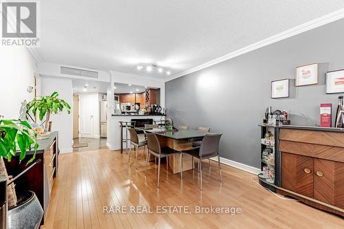 310 - 1001 Bay Street, Toronto, ON - Indoor Photo Showing Dining Room